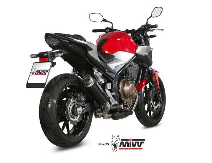 Bakre vy av Honda CB500F med installerad MIVV GP Pro Muffler Carbon/Stainless Steel End Cap H.075.L2P. Sportig design för reservdelar.