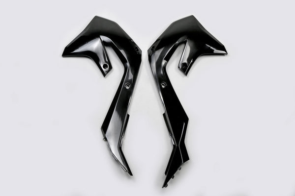 Radiátor UFO pokrývá černý Kawasaki KX450 KA04751#001