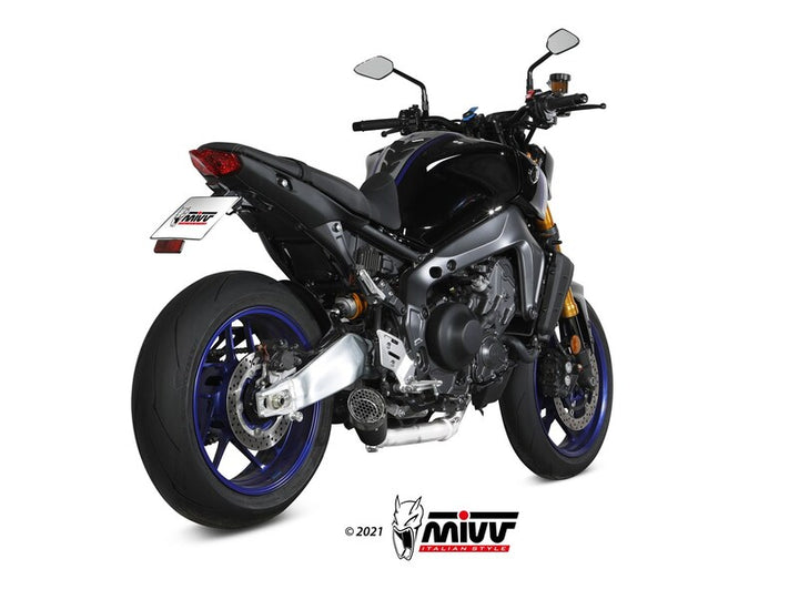 MIVV Complete Exhaust System Y.068.SC5B monterat på Yamaha MT-09 2021, förbättrar utseende och ljudprofil för sportmotorcyklar.