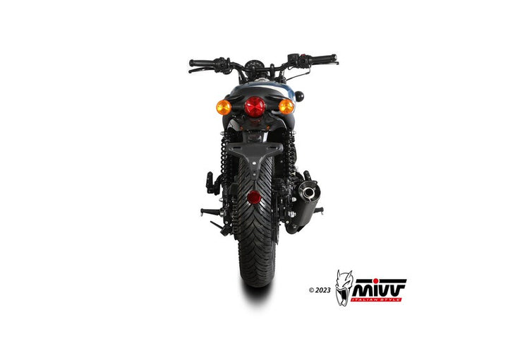 MIVV HR-1 Silencer RE.005.LH1BC monterad på motorcykel, sedd bakifrån. Stilren ljuddämpare för fordonstillbehör och prestandauppgraderingar.