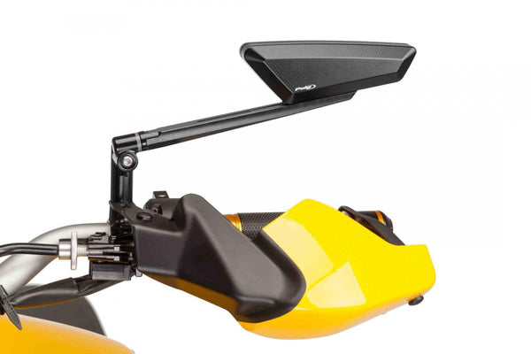 Zadní zrcadlové mod. Hypernaked žádný homolog. Vlevo c/n