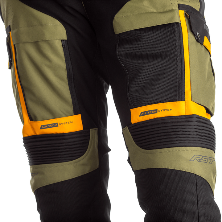 Närbild på RST Textil Mc-Byxor Adventure-X Khaki med Air Tech System och detaljerade fickor för ventilation och förvaring.