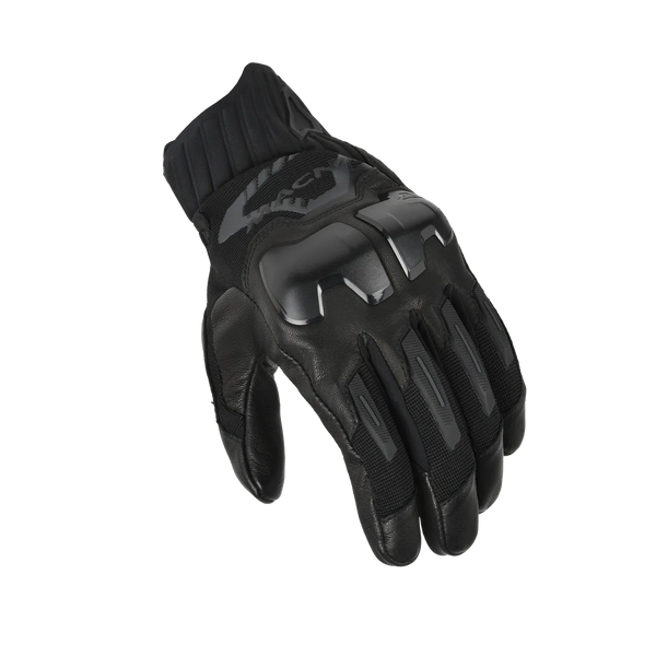 Macna Mc-Handskar Octavus Svart med robust skydd på knogarna och ventilerande material för optimal säkerhet och komfort vid motorcykelkörning.