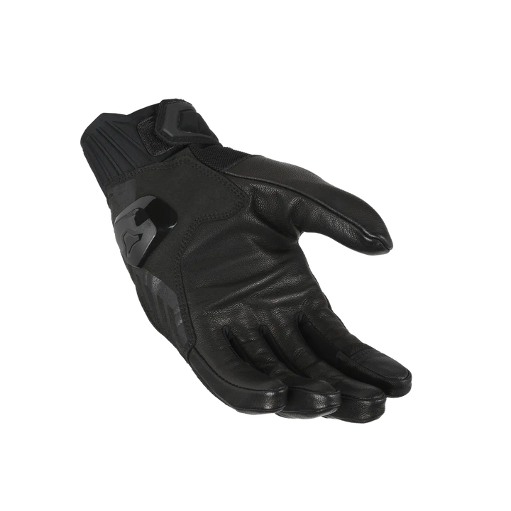 Macna Mc-Handskar Octavus Svart med slitstarkt läder och ergonomisk design för maximal rörelsefrihet och skydd under motorcykelturer.