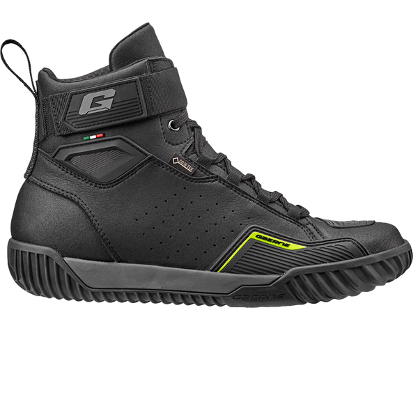 Gaerne Gore-Tex® Mc-Skor G Rocket Svart – vattentät motorcykelsko med Gore-Tex®-membran för optimal komfort och skydd. Stilren design i svart med förstärkta partier.
